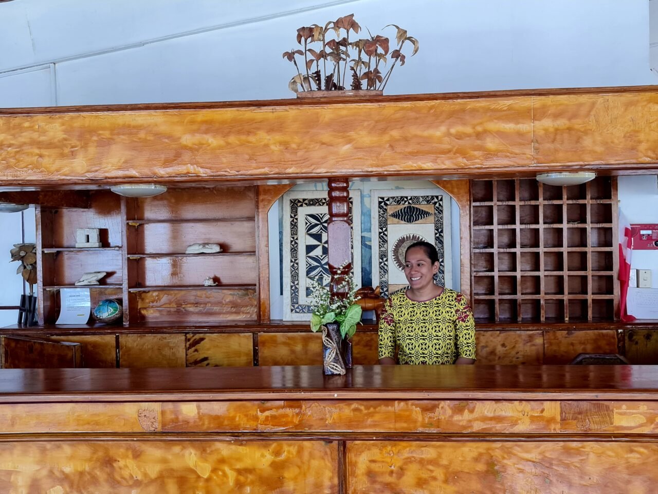 Friendly receptionist at Hotel Nuku'alofa