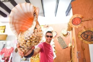 Shells and handicrafts in Tonga